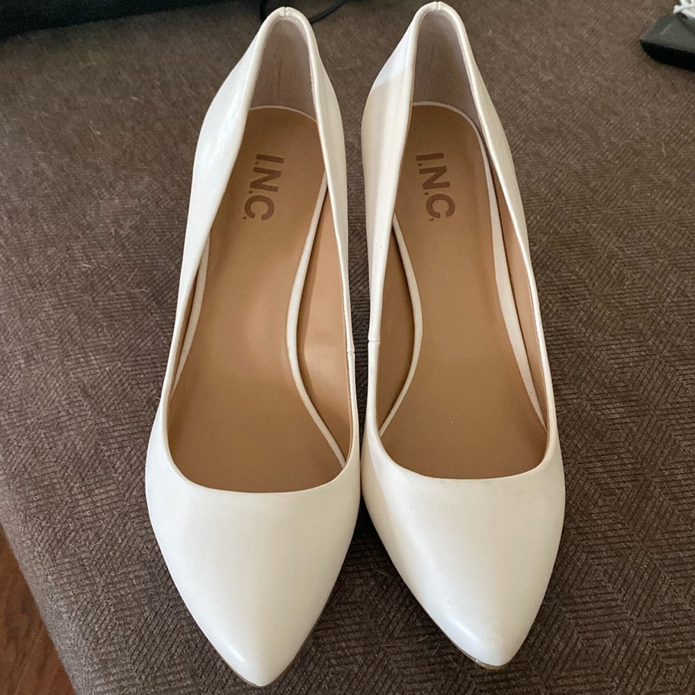 I.N.C Zitah Off White pointed heels